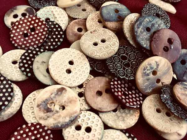 30 Bottoni Per Camicie In Plastica: Set Da 15 Mm Con 3 Colori (Bronzo, Nero, Argento), Curvi E Semicircolari Per Cucito E Riparazioni
