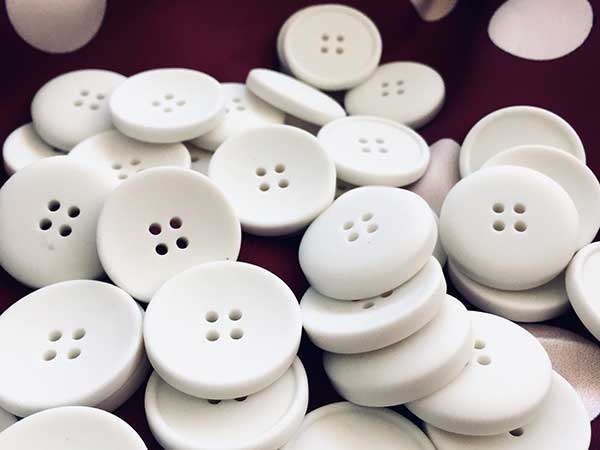 50pcs bottoni in madreperla bottoni bianchi per indumenti fai da te